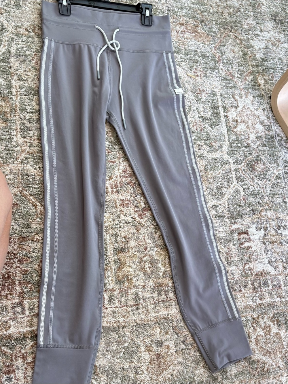 Vuori Daily Sport Legging Size Medium Smoke - Picture 9 of 10